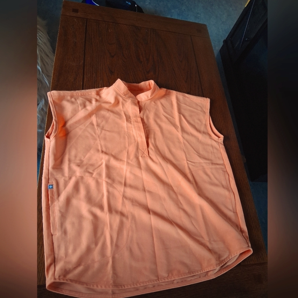 Figs Size Small Scrub Top Cantaloupe Color